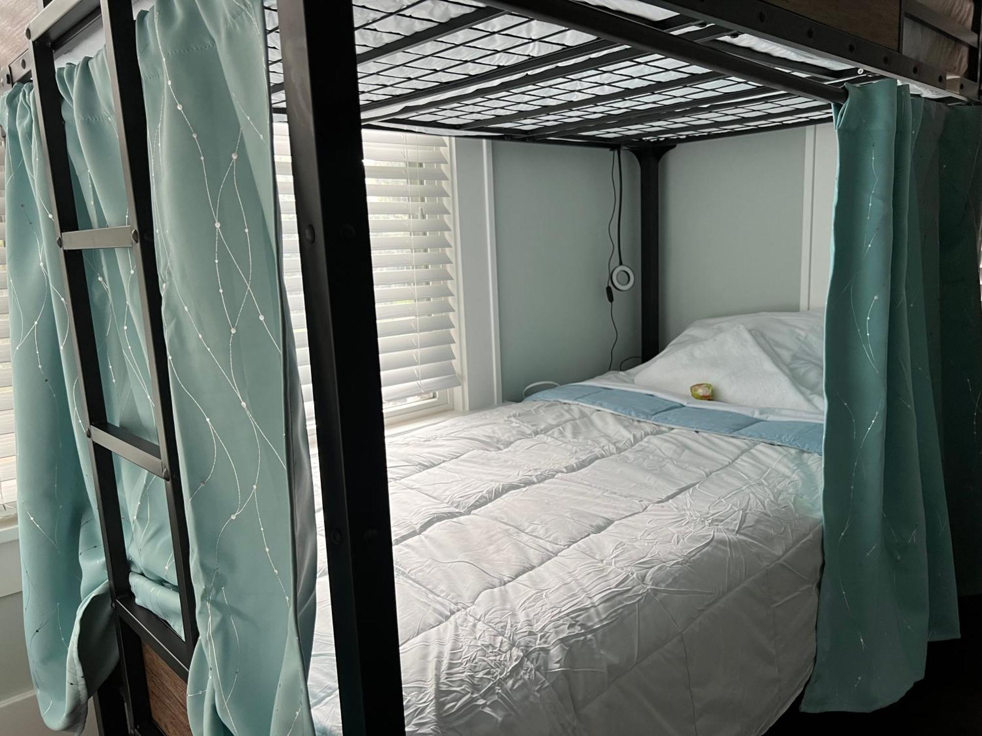 Mycrib Houston Hostel ภายนอก รูปภาพ