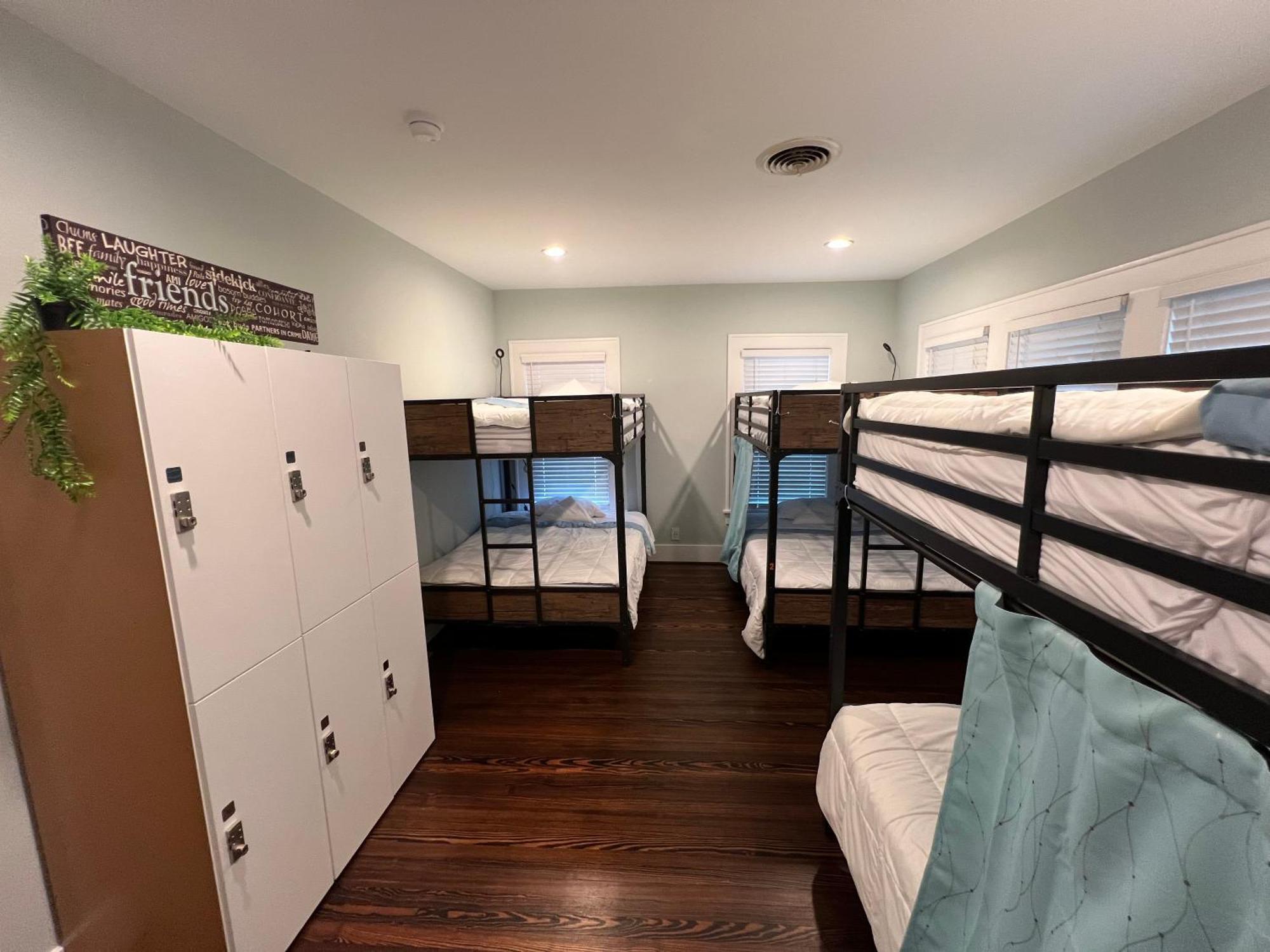 Mycrib Houston Hostel ภายนอก รูปภาพ